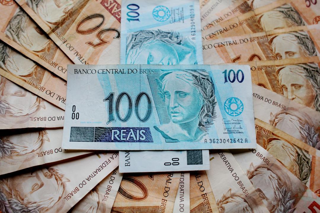 como-investir-50-mil-reais-em-2023-guia-com-exemplos
